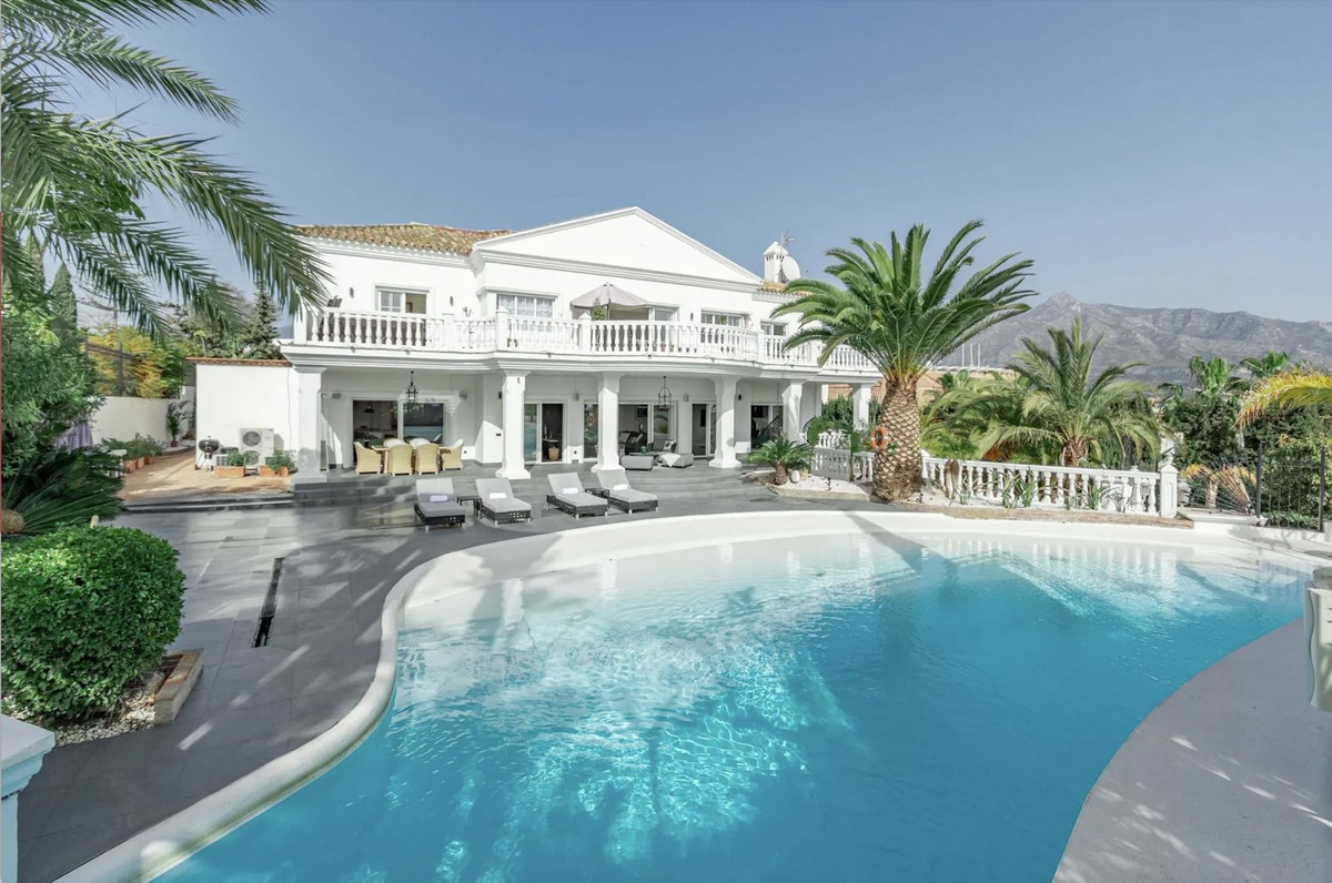 Villa te koop in Nueva Andalucía R4590700