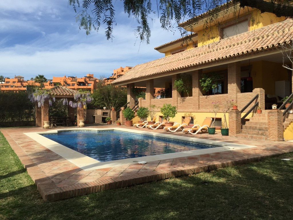 Villa te koop in Estepona MFSV1375
