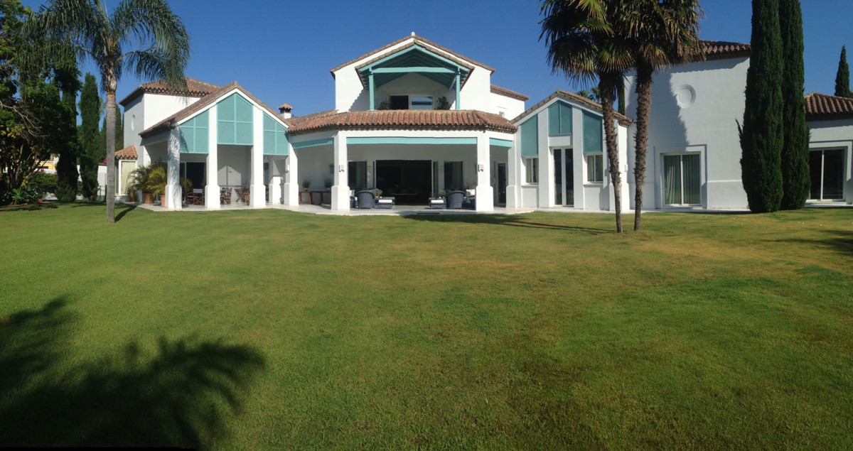 Villa en Venta en Guadalmina Baja