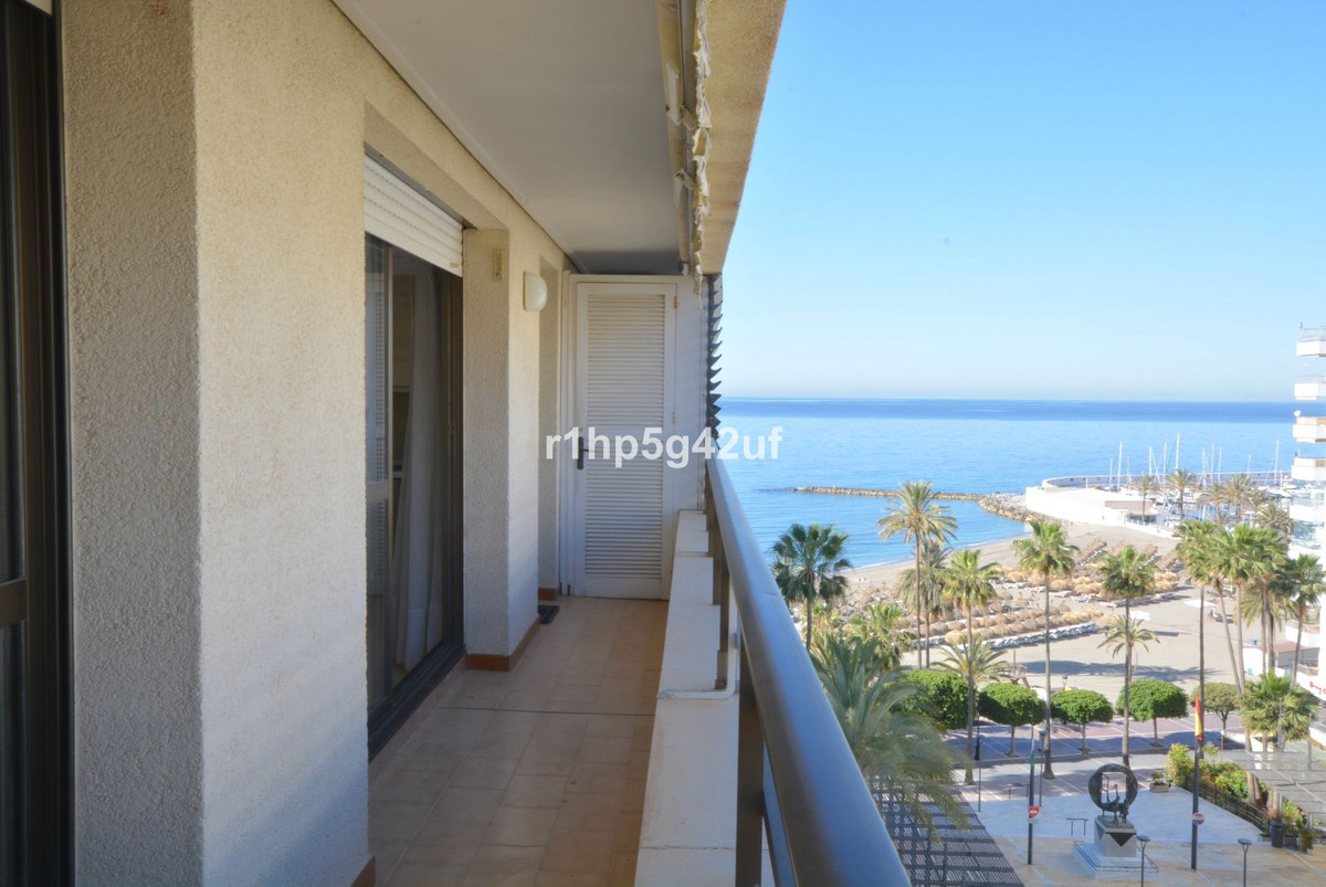 						Apartamento  Ático
													en venta 
																			 en Marbella
					