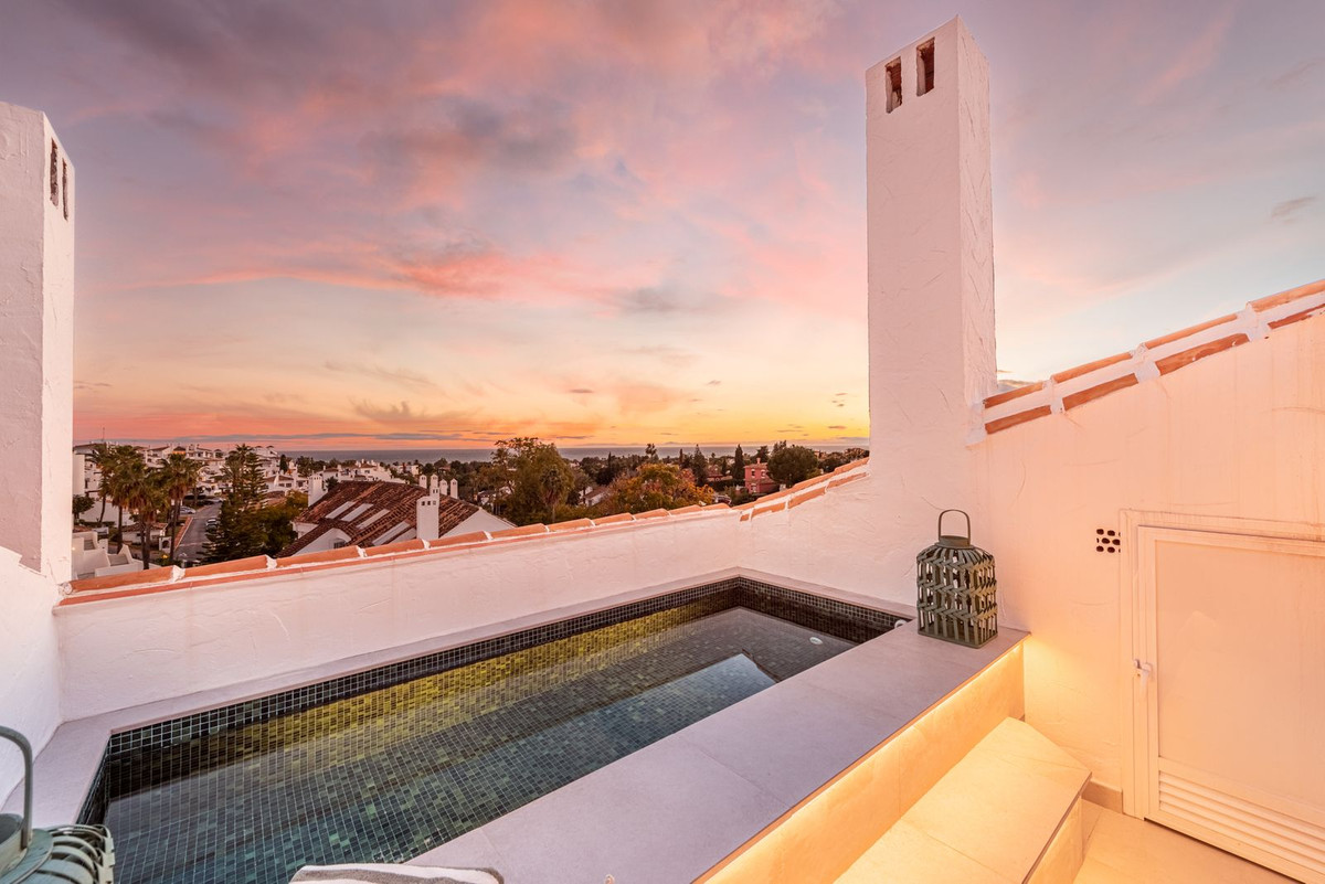 						Appartement  Penthouse Duplex
													en vente 
																			 à Nueva Andalucía
					