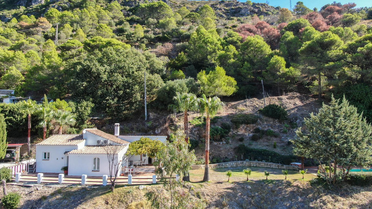 						Villa  Finca
													en venta 
																			 en Casares
					