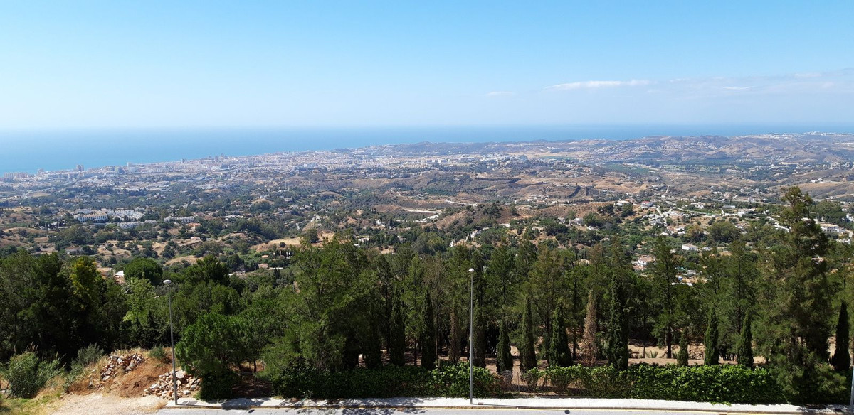 						Plot  Commercial
													for sale 
																			 in Mijas
					