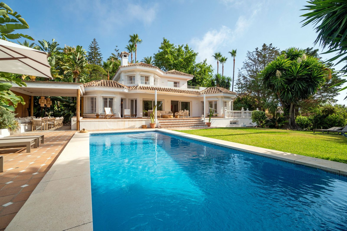 						Villa  Detached
																					for rent
																			 in El Paraiso
					