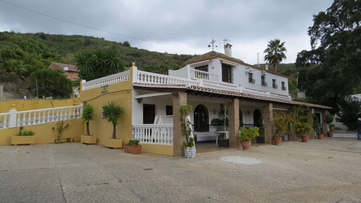 						Villa  Finca
													en venta 
																			 en Mijas
					