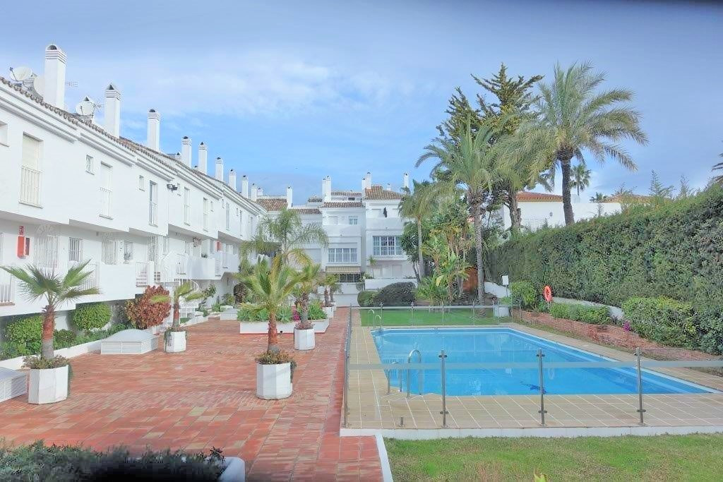						Appartement  Rez-de-chaussée
													en vente 
															et en location
																			 à Nueva Andalucía
					