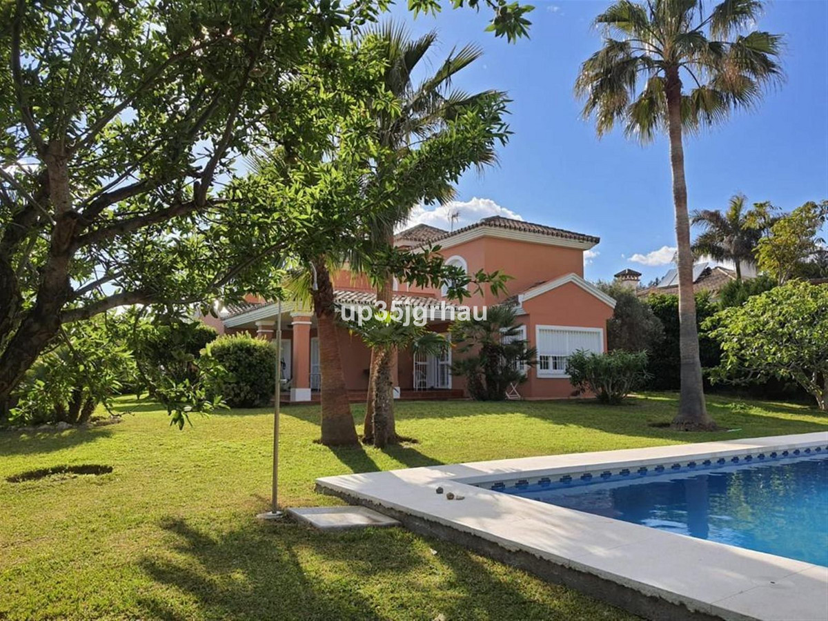 Villa Detached in Estepona, Costa del Sol
