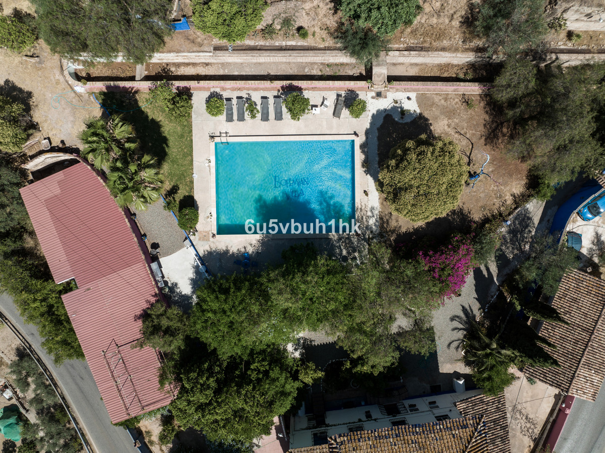 						Villa  Finca
													en venta 
																			 en Alora
					
