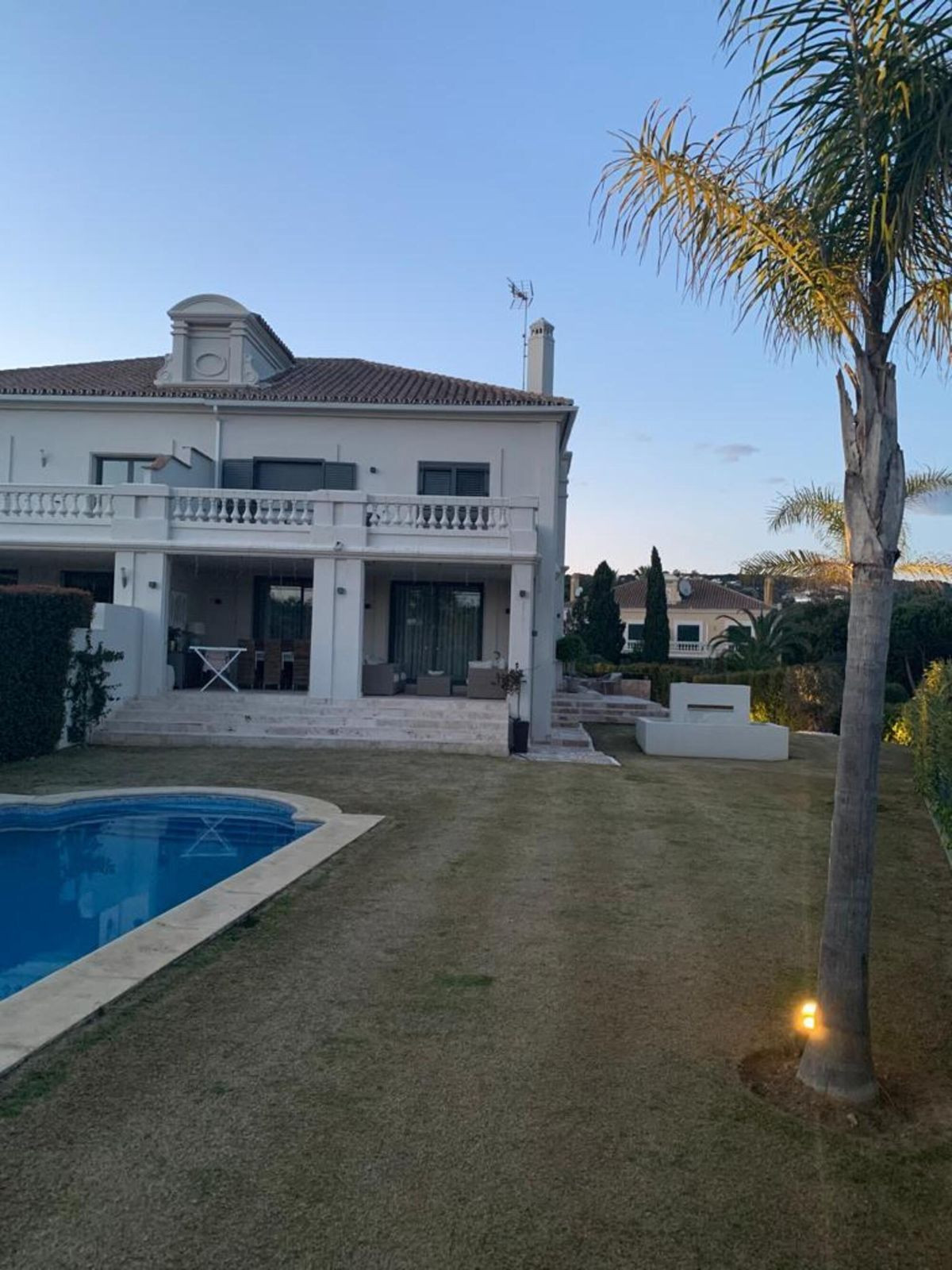 						Villa  Pareada
													en venta 
																			 en Sotogrande Alto
					
