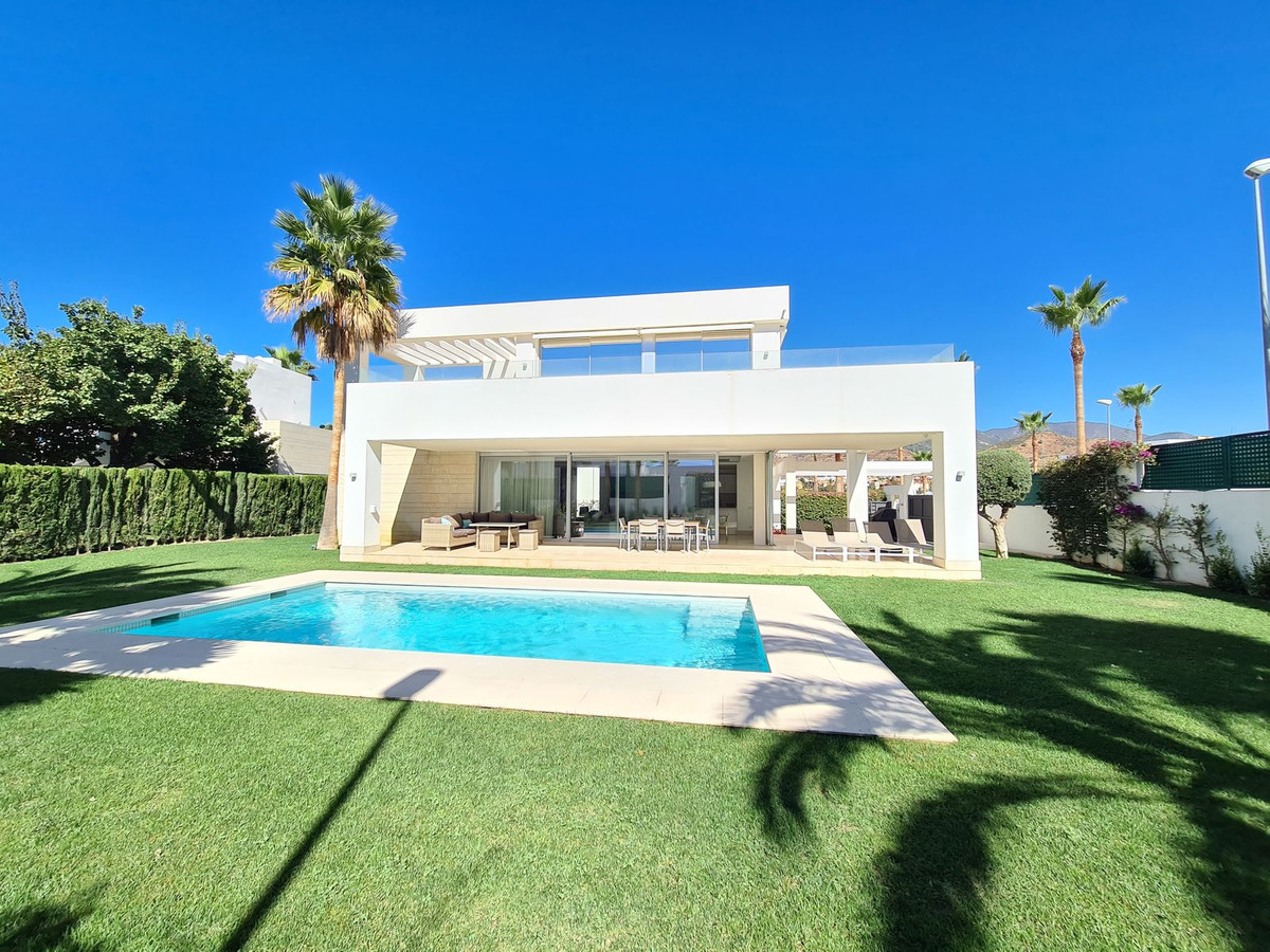						Villa  Detached
																					for rent
																			 in Marbella
					