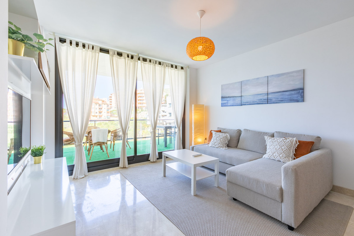 						Appartement  Mi-étage
																					en location
																			 à Riviera del Sol
					