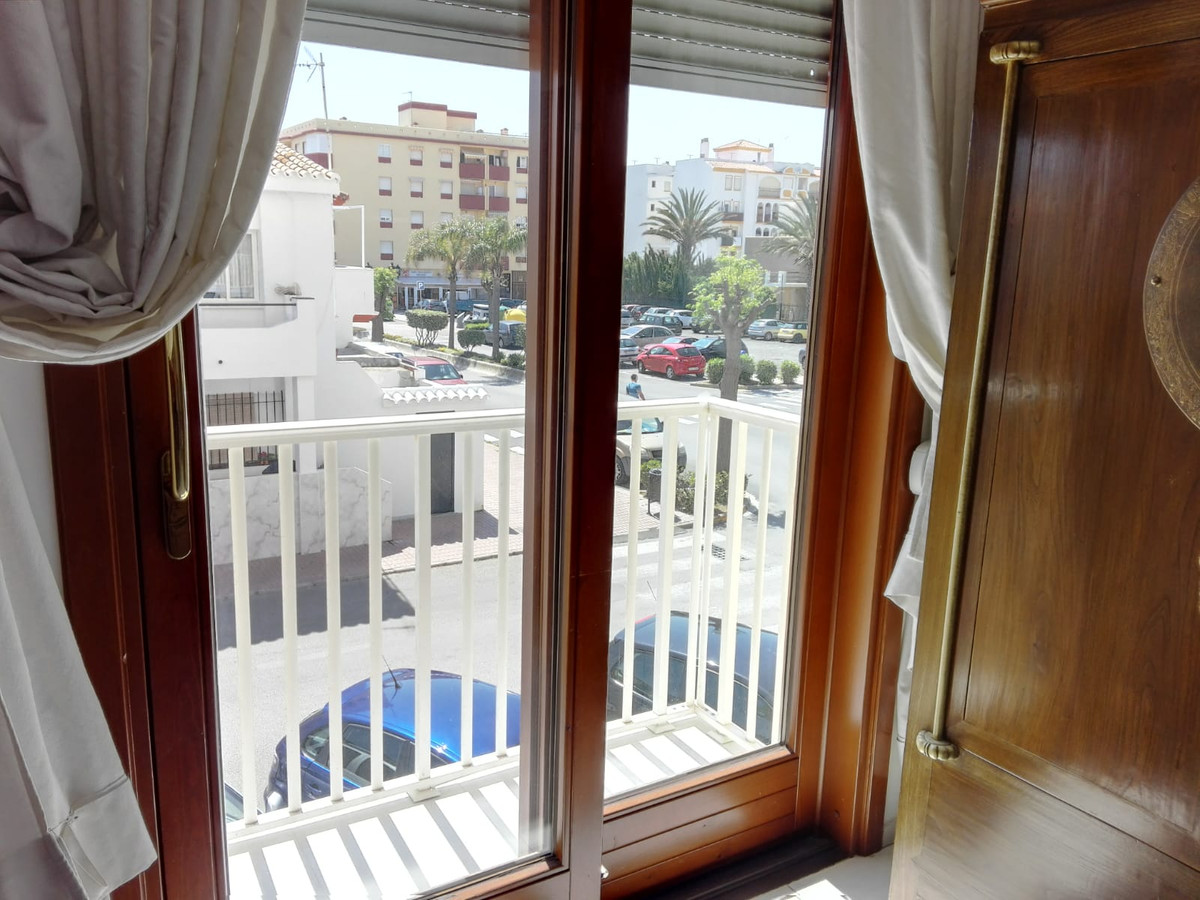 						Appartement  Mi-étage
													en vente 
																			 à San Luis de Sabinillas
					