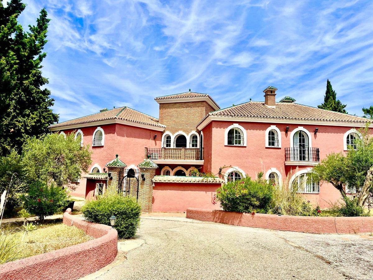 5 Bedroom Detached Villa For Sale Alhaurín el Grande, Costa del Sol - HP4622179