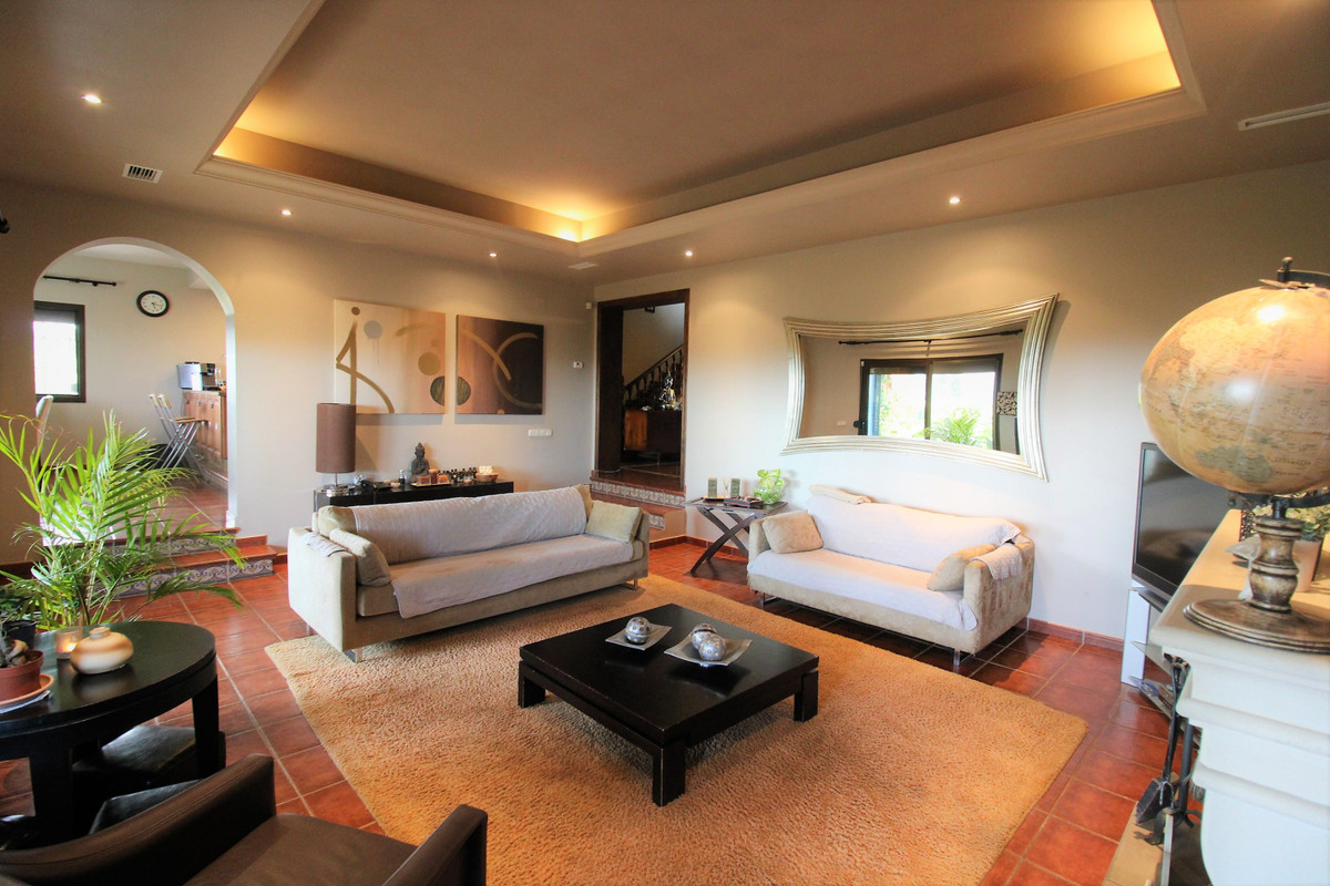 11 Bedroom Detached Villa For Sale New Golden Mile, Costa del Sol - HP4021621