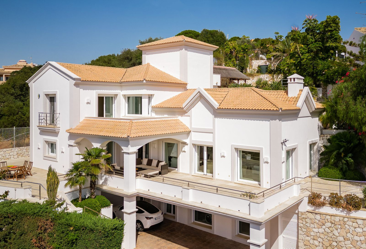 4 Bedroom Detached Villa For Sale Elviria, Costa del Sol - HP4116127