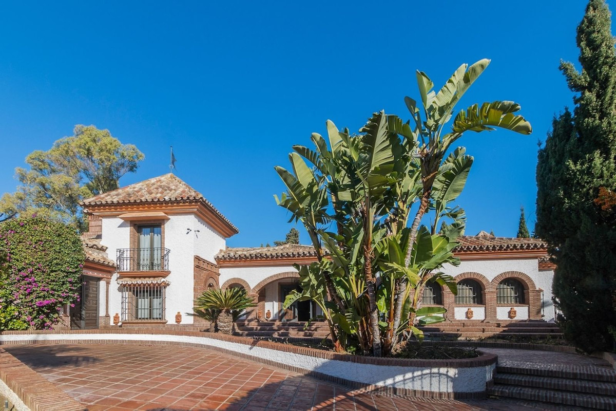 4 Bedroom Detached Villa For Sale Costabella, Costa del Sol - HP4621810