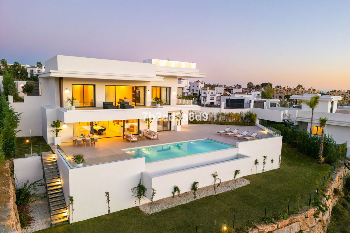 5 Bedroom Detached Villa For Sale New Golden Mile, Costa del Sol - HP4718611