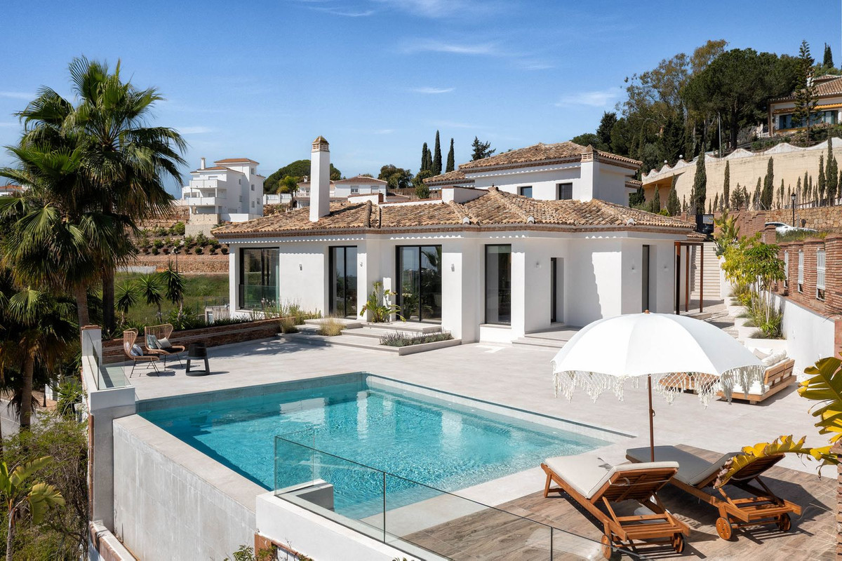 4 Bedroom Detached Villa For Sale Elviria, Costa del Sol - HP4365175