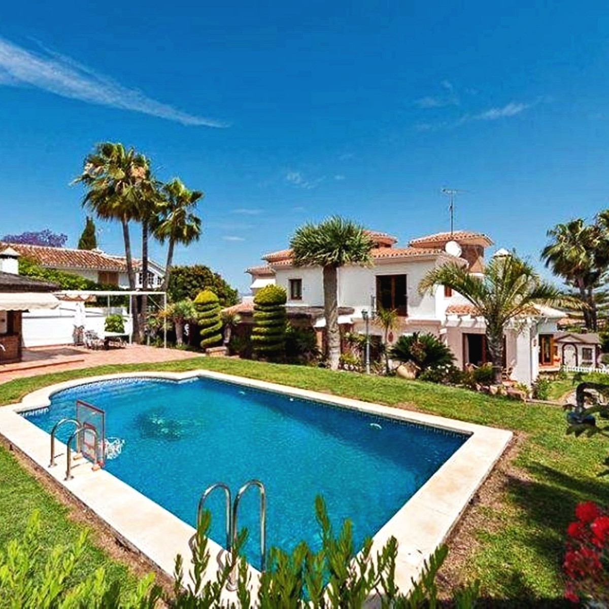 6 Bedroom Detached Villa For Sale Alhaurín de la Torre, Costa del Sol - HP4415317