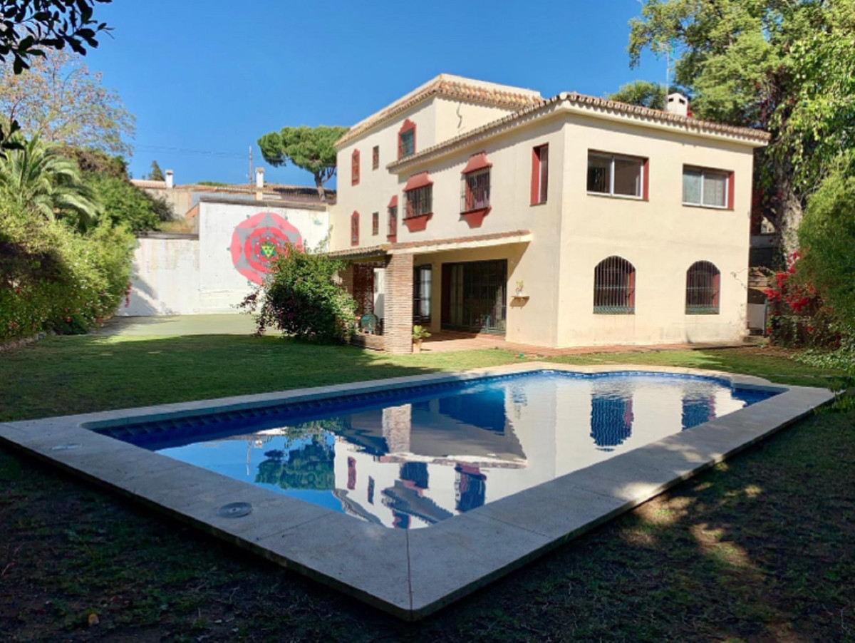 5 Bedroom Detached Villa For Sale Elviria, Costa del Sol - HP3710570