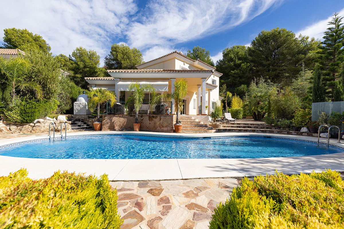 4 Bedroom Detached Villa For Sale Alhaurin Golf, Costa del Sol - HP4505380