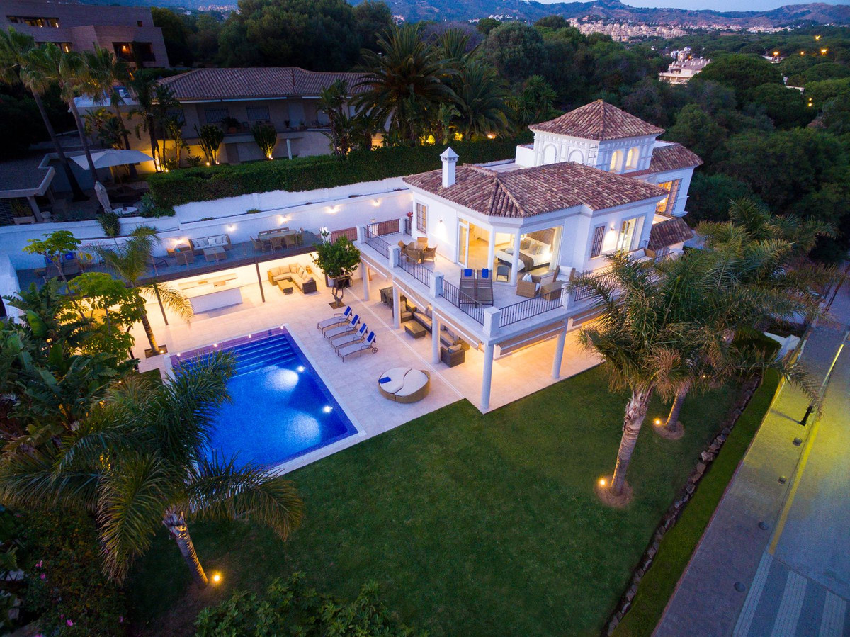 6 Bedroom Detached Villa For Sale Elviria, Costa del Sol - HP4297231