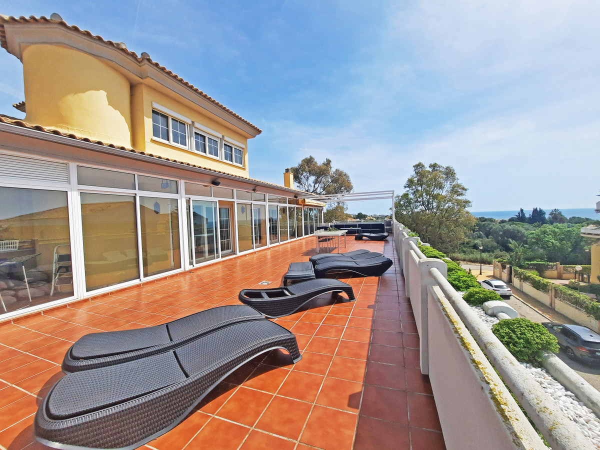 Penthouse for sale in Cabopino, Costa del Sol