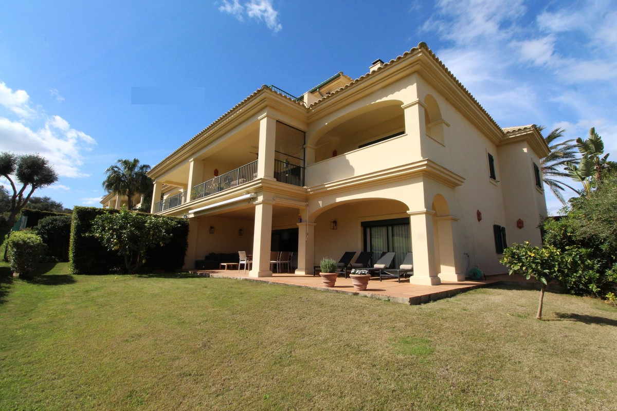 Apartamento Planta Baja en venta en San Roque Club, Costa del Sol