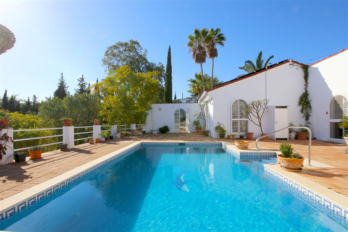 Detached Villa for sale in Estepona, Costa del Sol