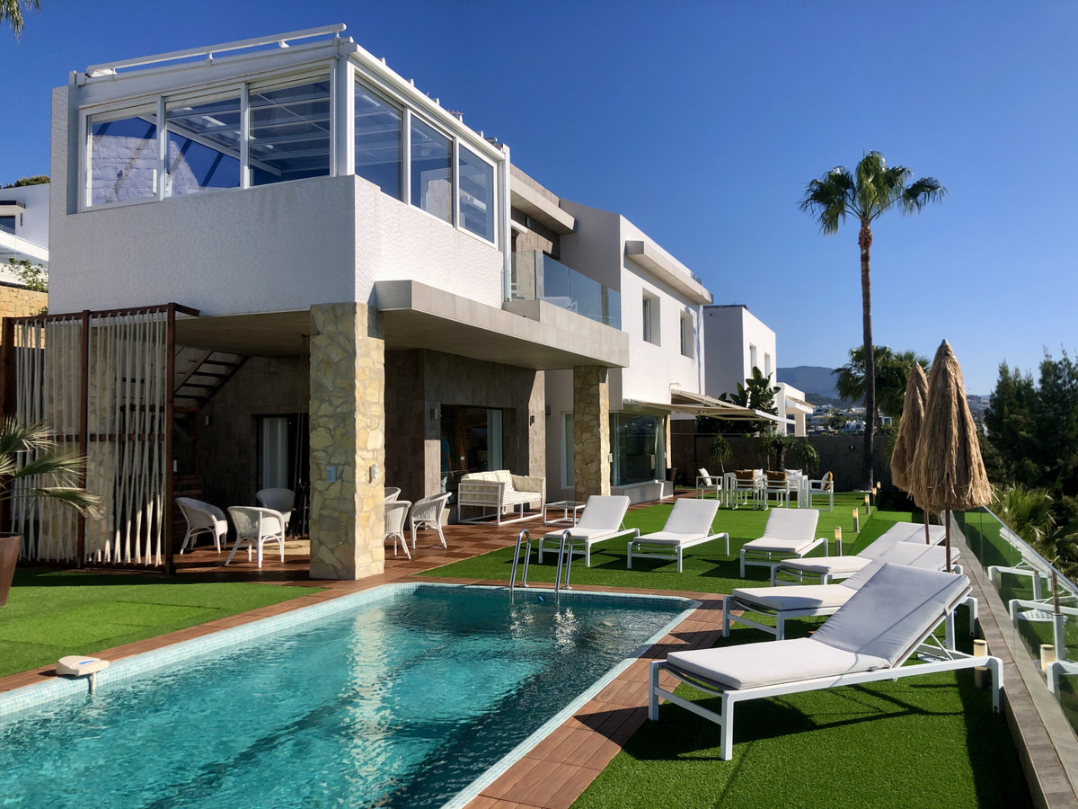 Villa Individuelle en vente à Atalaya, Costa del Sol