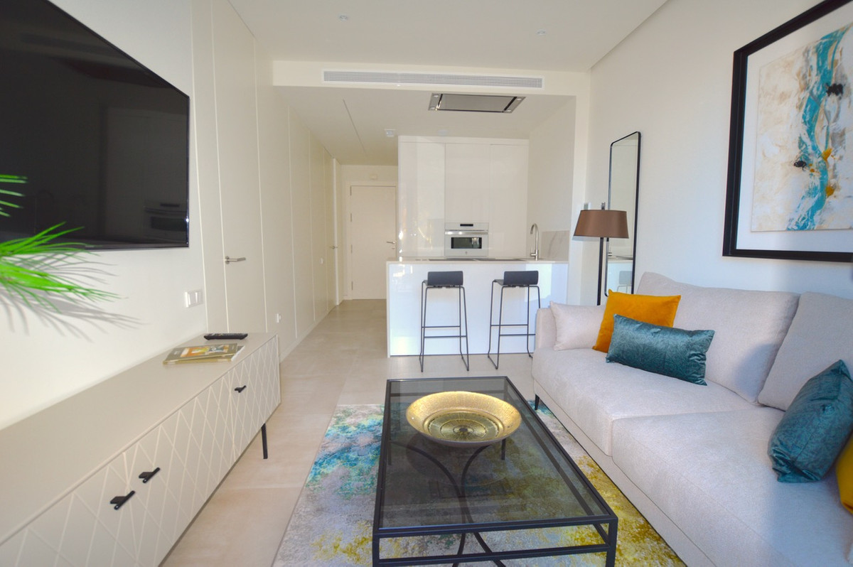  Апартамент средний этаж для продажи в Marbella, Costa del Sol