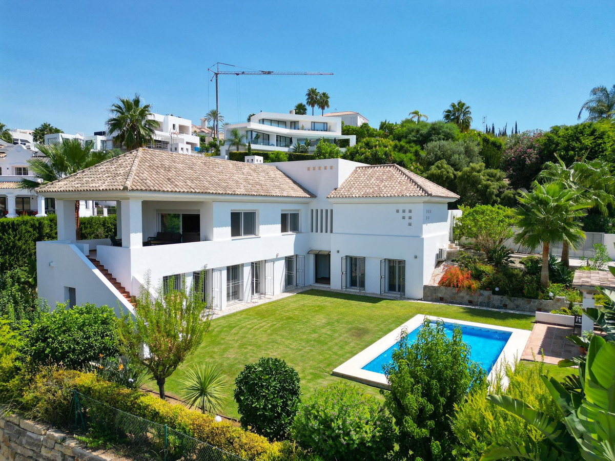 Villa Individuelle en vente à El Paraiso, Costa del Sol