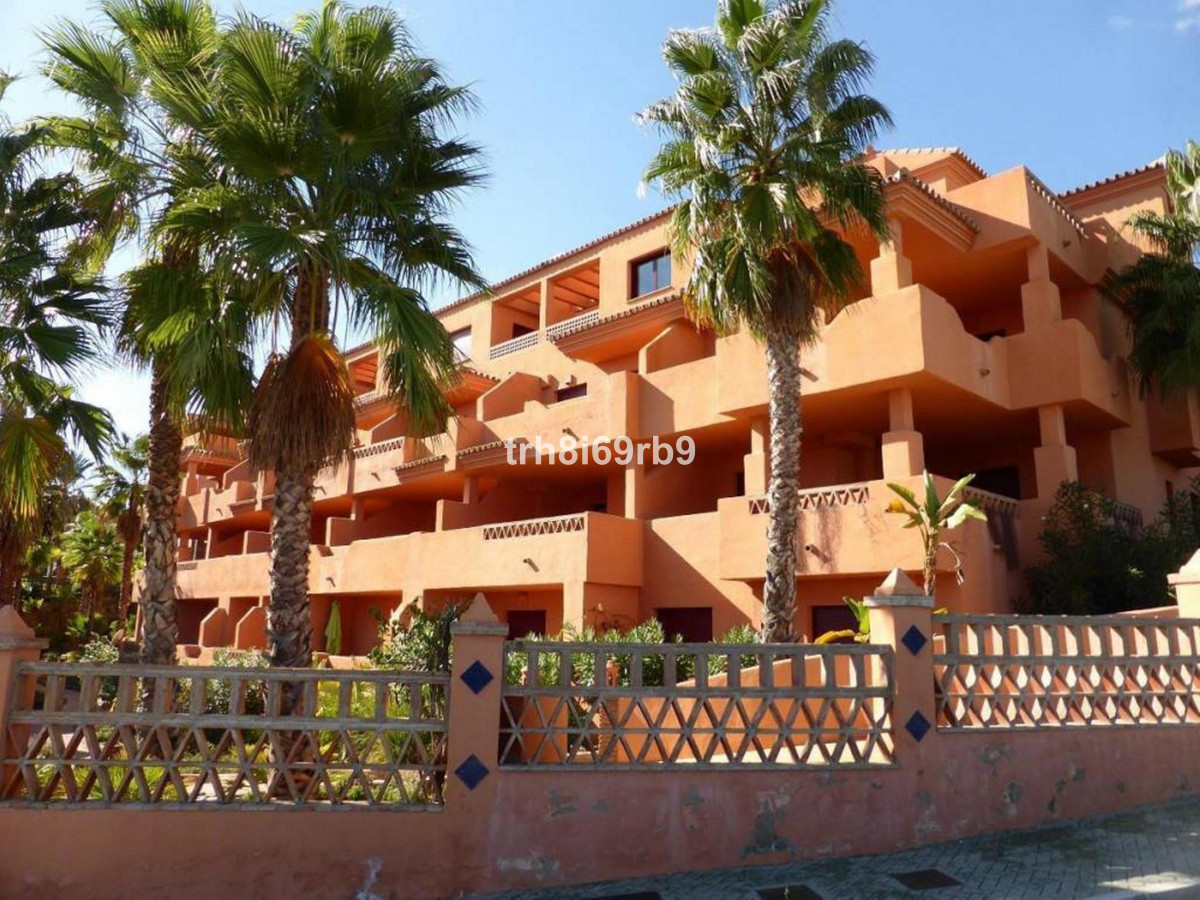 Penthouse for sale in El Paraiso, Costa del Sol