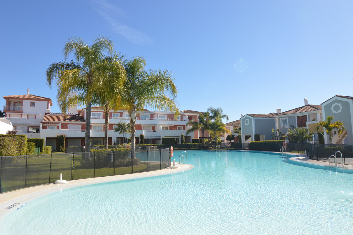 Apartamento Planta Baja en venta en New Golden Mile, Costa del Sol