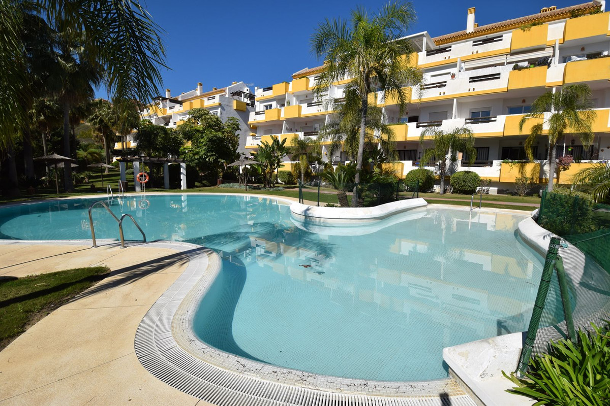 Апартамент средний этаж для продажи в La Cala, Costa del Sol