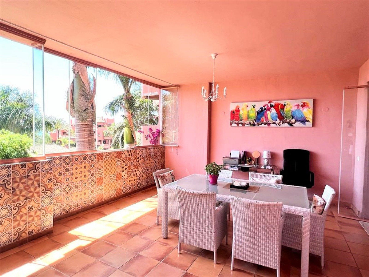 Апартамент средний этаж для продажи в New Golden Mile, Costa del Sol