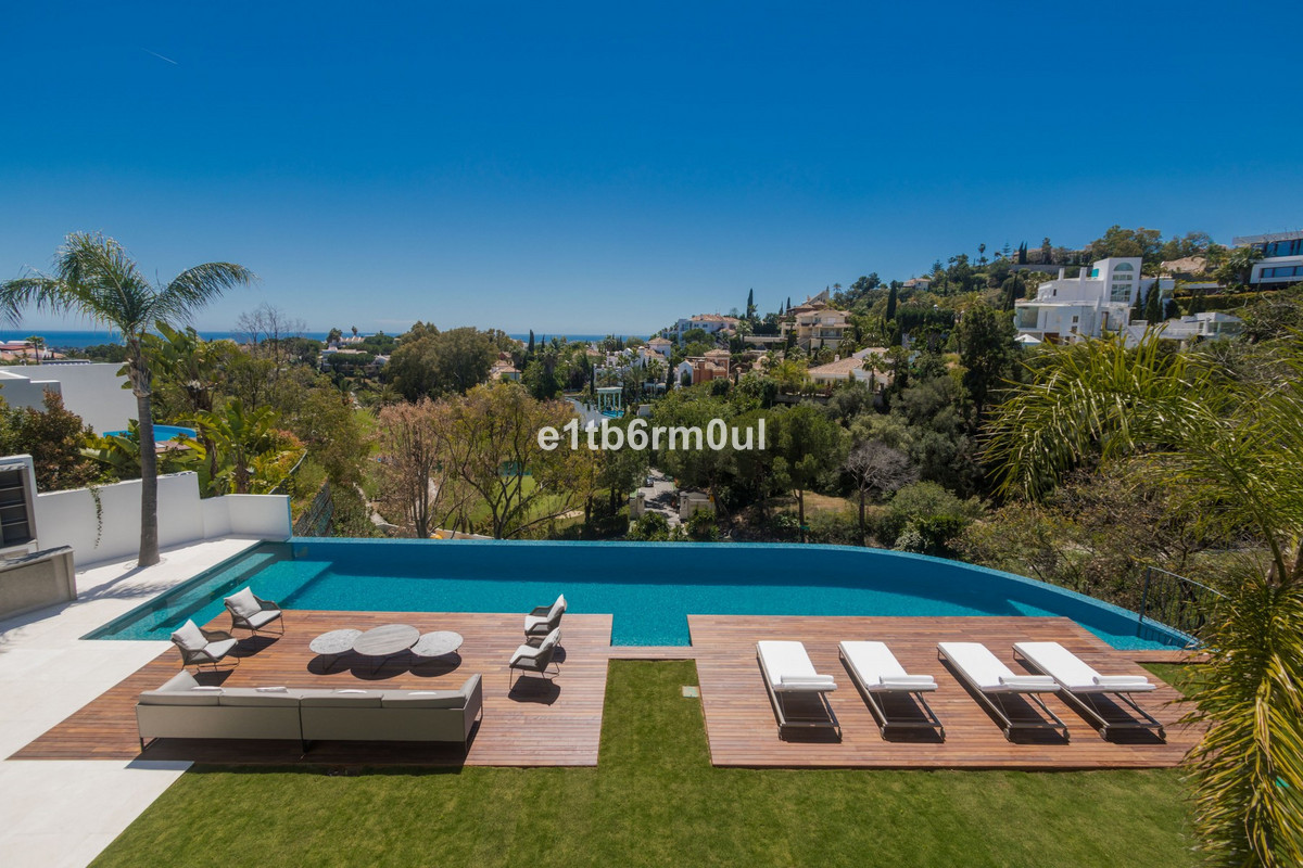 Detached Villa for sale in La Quinta, Costa del Sol