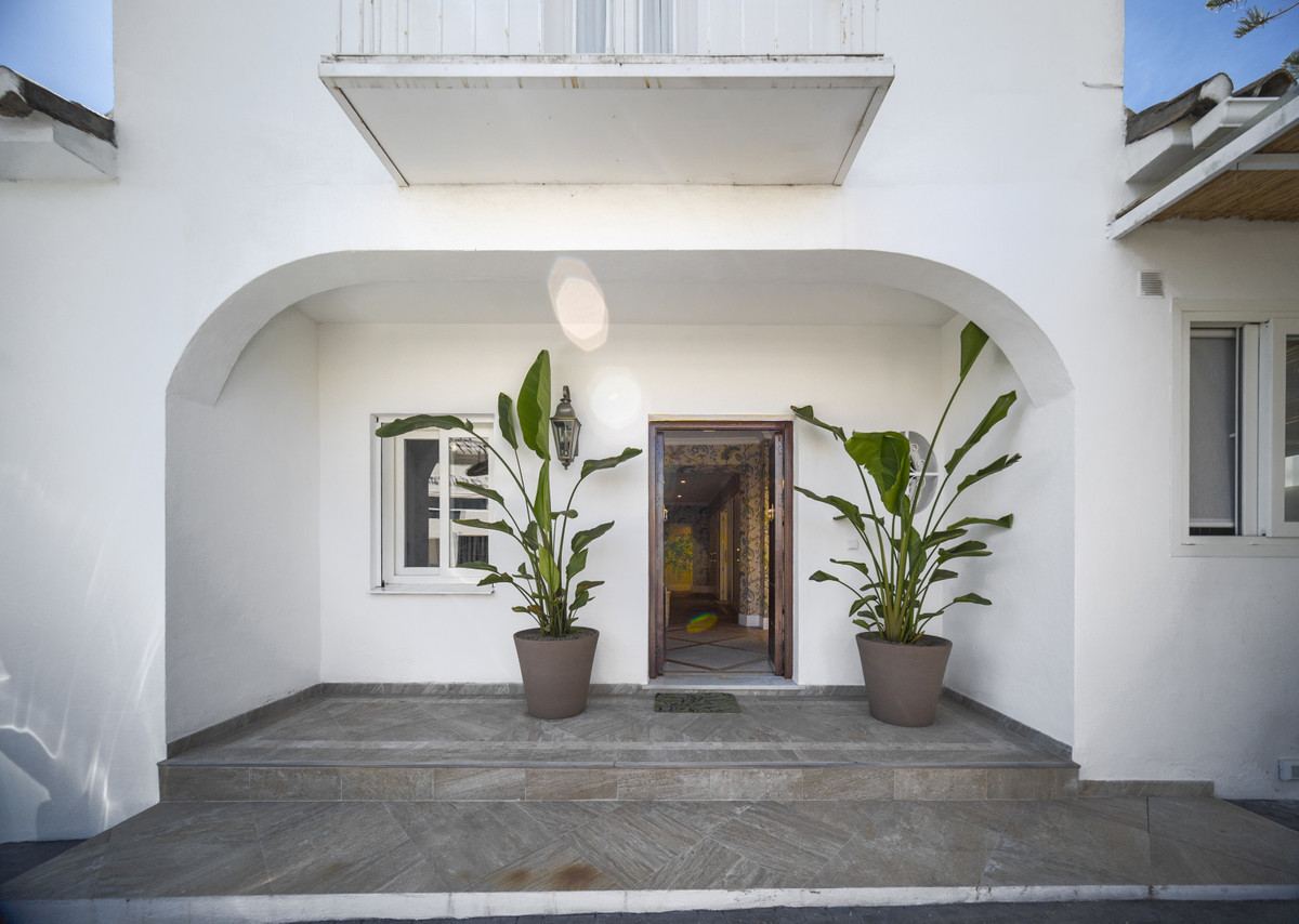 Freistehende Villa In Bel Air Wiederverkauf Costa Del Sol