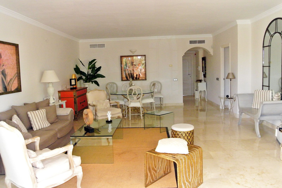 Apartment in Atalaya Resale Costa Del Sol