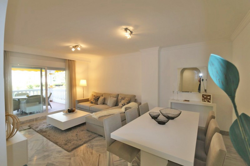 2 slpk appartement in Dama De Noche, Nueva Andalucia, Marbella Vakantie verhuur Costa Del Sol