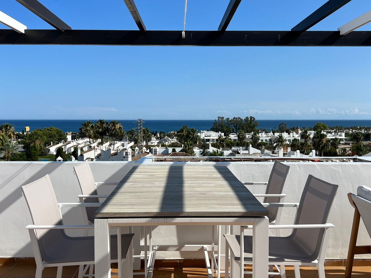 Penthouse avec vue sur la mer Las Jacarandas, Bel Air, Estepona Location de vacances Costa Del Sol