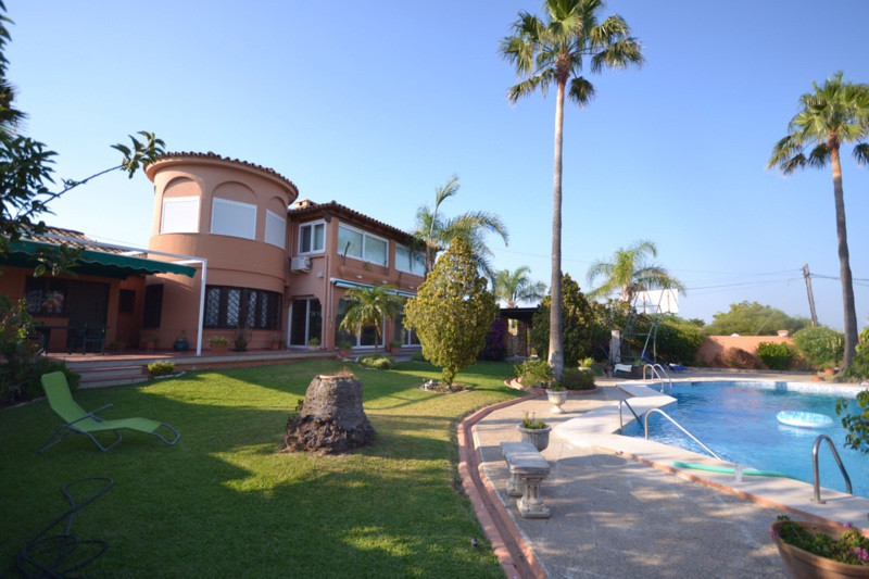Vrijstaande Villa in Estepona Wederverkoop Costa Del Sol