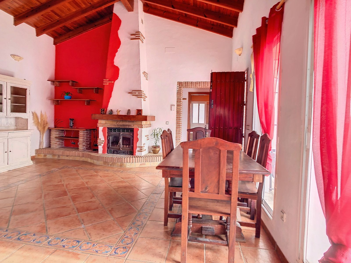 Villa te koop in Coín R4647004