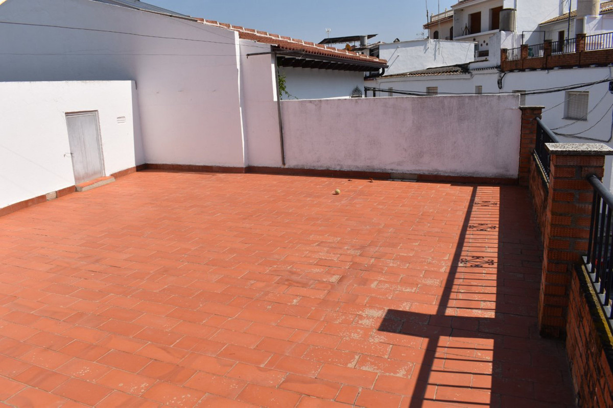 6 Bedroom Detached Townhouse For Sale Guaro