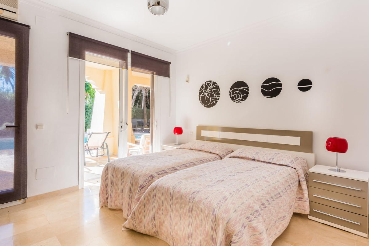 Villa con 4 Dormitorios en Venta Bahía de Marbella