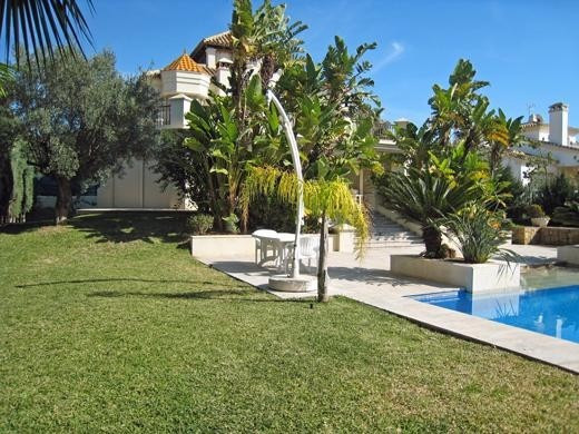 Villa te koop in Las Chapas R1933196