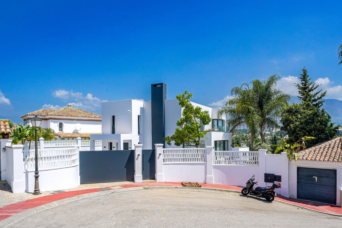 Villa te koop in Nueva Andalucía R4364008
