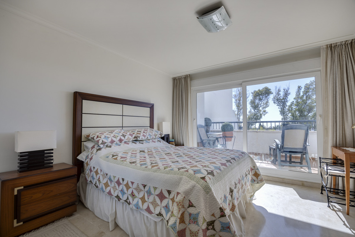 2 Bedroom Middle Floor Apartment For Sale Guadalmina Baja