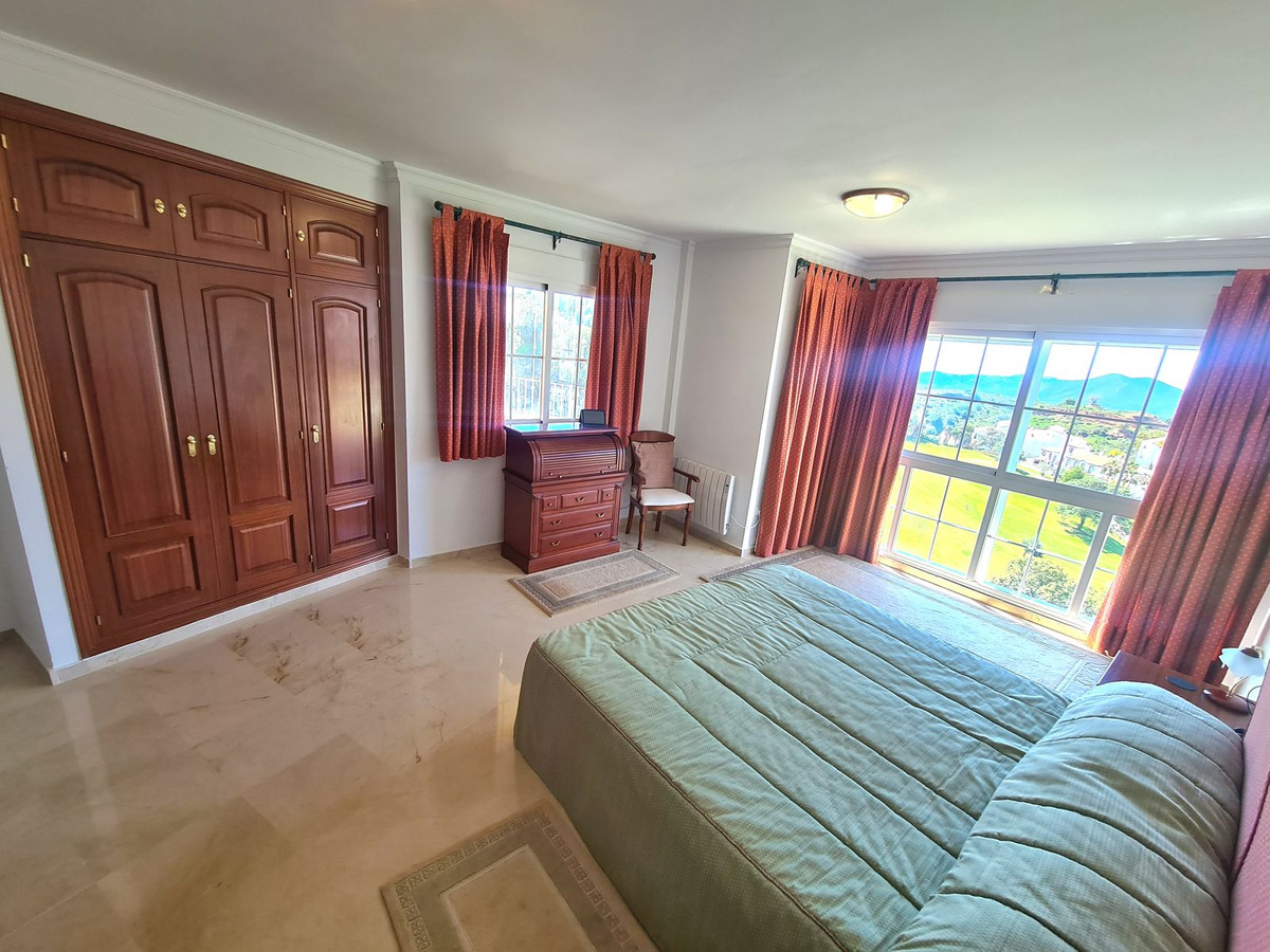 Apartamento con 3 Dormitorios en Venta Alhaurin Golf
