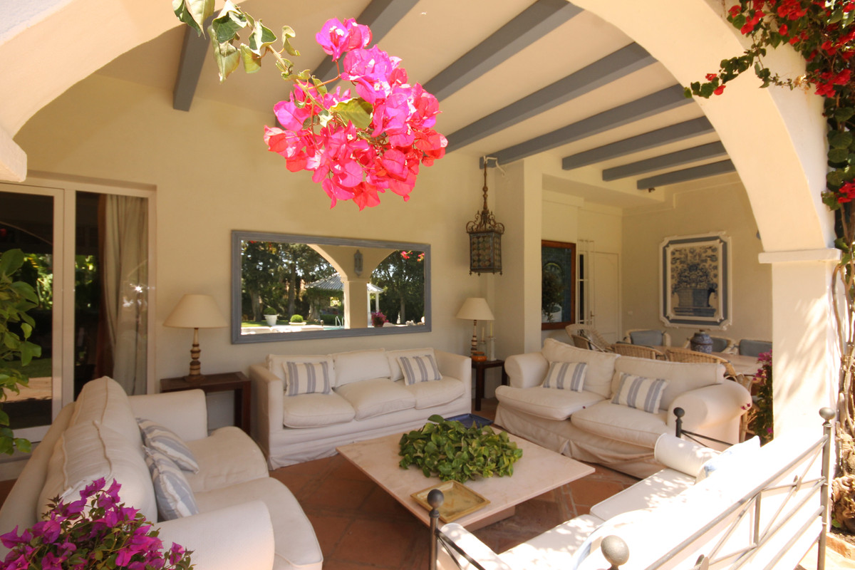 Villa te koop in Calahonda R3605285